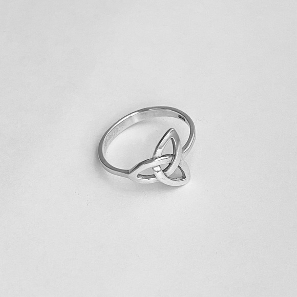 Sterling Silver Triquetra Ring, Celtic Knot Ring, Silver Rings, Love Knots - Picture 11 of 11